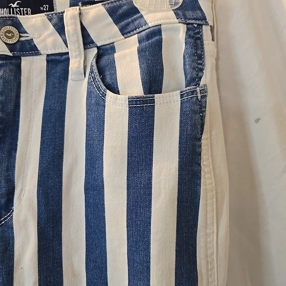 Hollister Women's Ultra High Rise Mom‎ Jean Blue/White Striped Sz 5L Festival